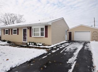 1401 Lind Ln, Valparaiso, IN 46383