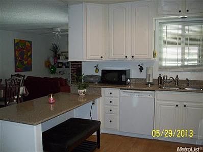 4th image of 1112 Wellington Dr