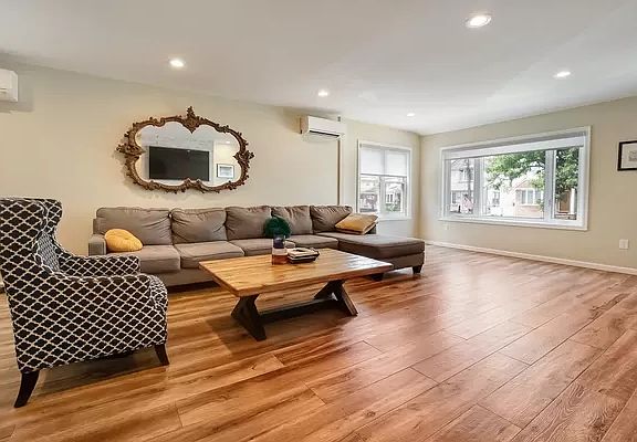 2nd image of 159-13 98th St