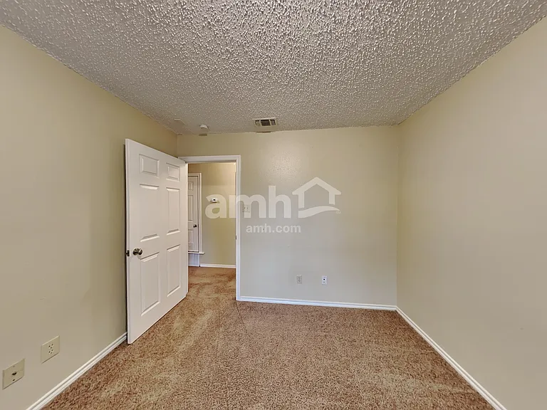 105 S Winding Oaks Dr — Photo 12