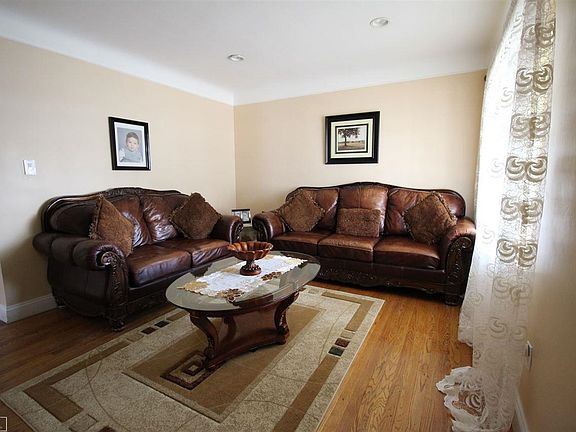 5th image of 928 E Brickley Ave