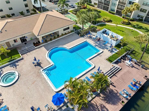 1316 Pasadena Ave S APT 303, South Pasadena, FL 33707