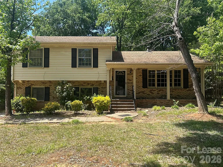 1616 Weststone Dr — Photo 1