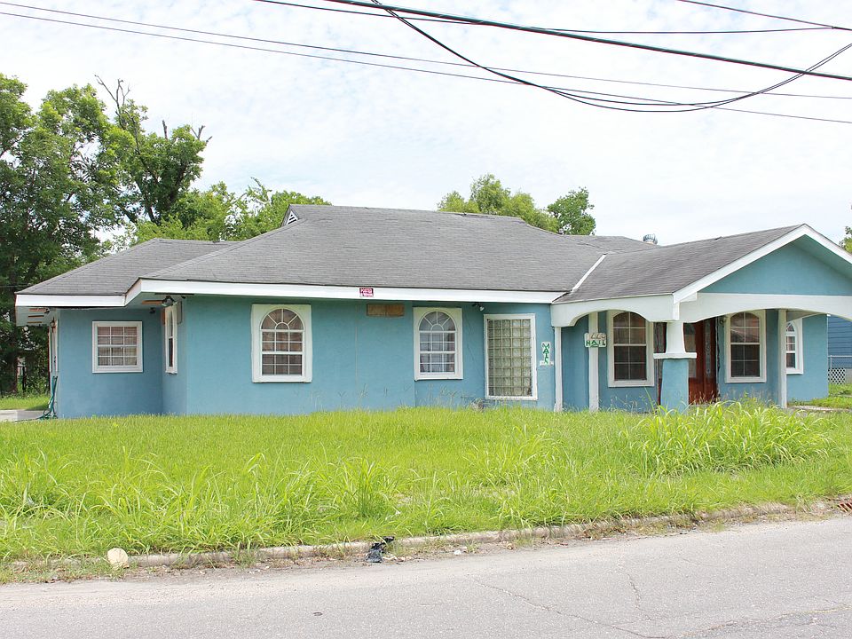 2nd image of 1449 Harrison Ave
