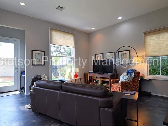 5th image of 904 W Mary St #B
