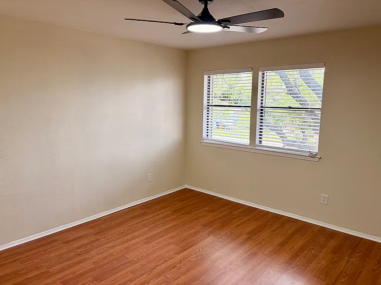 8301 Bradford Edward Cv — Photo 28