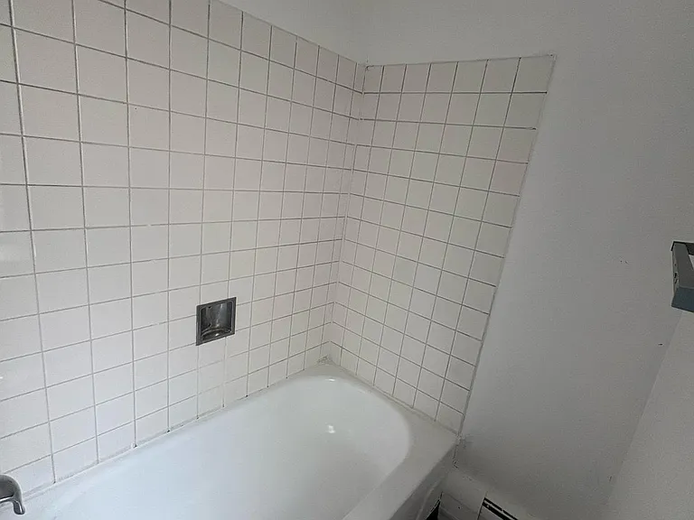 Brooklyn Manor — Photo 30