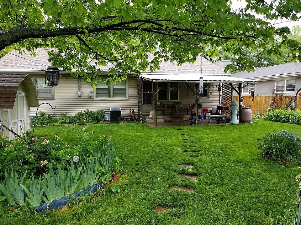 2nd image of 1050 N Lightner Dr