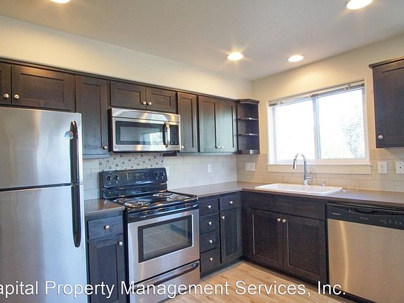 5th image of 3651 SE Francis St #102