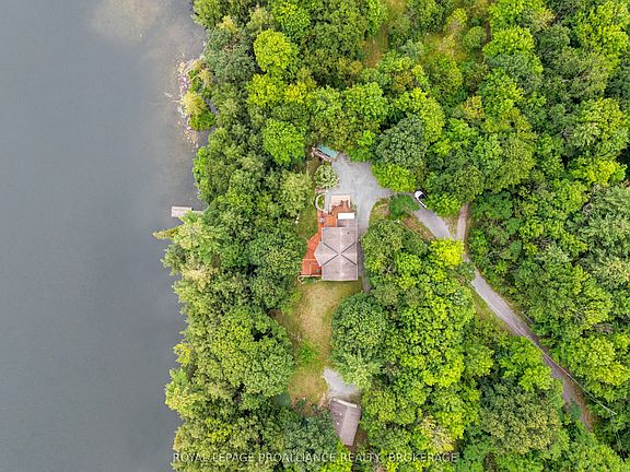 2nd image of 1082 Spring Mill Ln