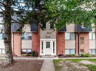 216 Moore Rd UNIT 4R, Avon Lake, OH 44012