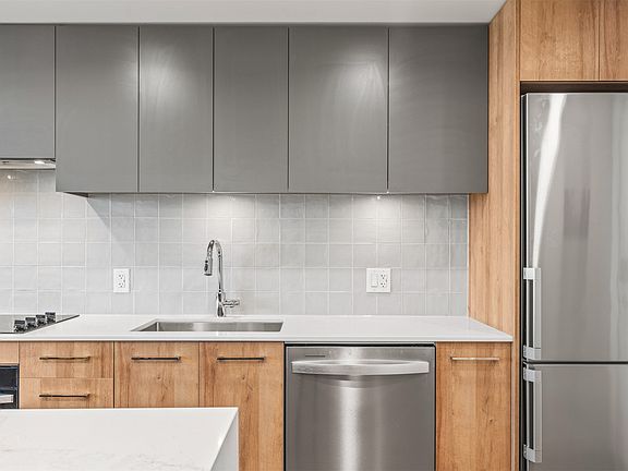 5th image of 3699 Capozzi Rd #601