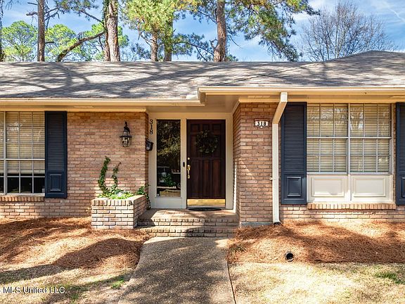 4th image of 318 Rollingwood Dr
