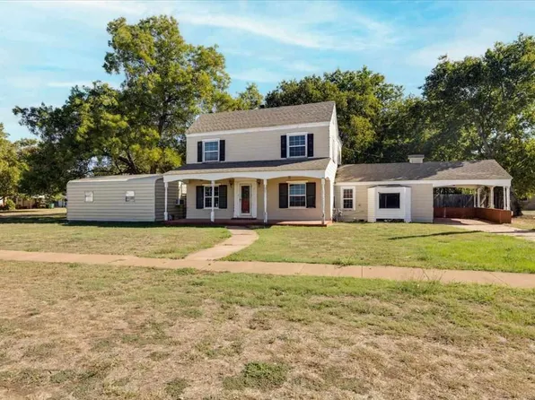 206 E Nebraska Ave, Walters, OK 73572