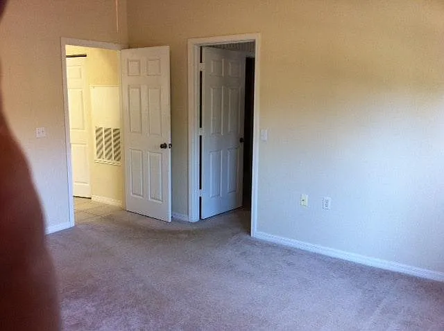 10000 SW 52nd Ave #16 — Photo 3