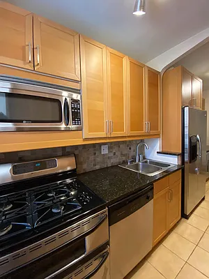 Rented by Apartment Luxe Realty Group, Inc | media 27