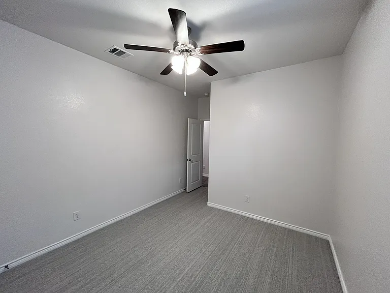 3024 Meredith Ln — Photo 11