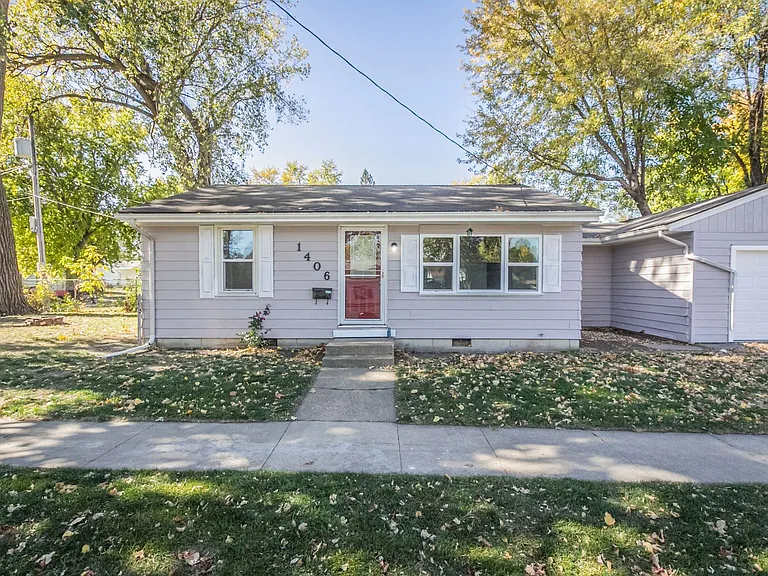 1406 E 27th Ct — Photo 1