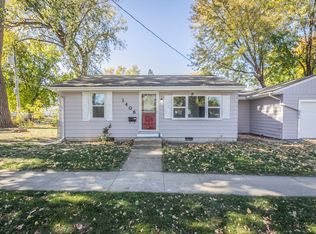 1406 E 27th Ct, Des Moines, IA 50317
