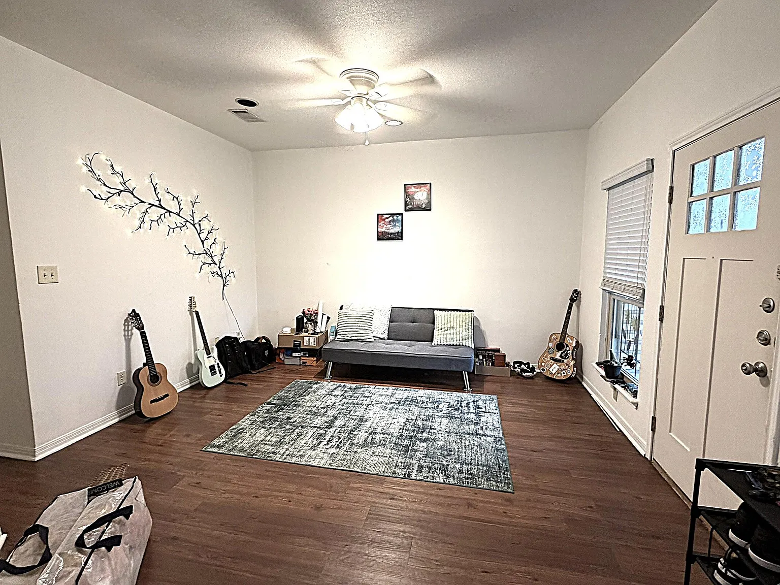 2 bed, 2.0 bath, 918 sqft, $900 — Photo 3