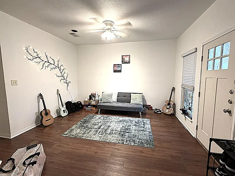 310 Pat Garrison St #3B — Photo 3
