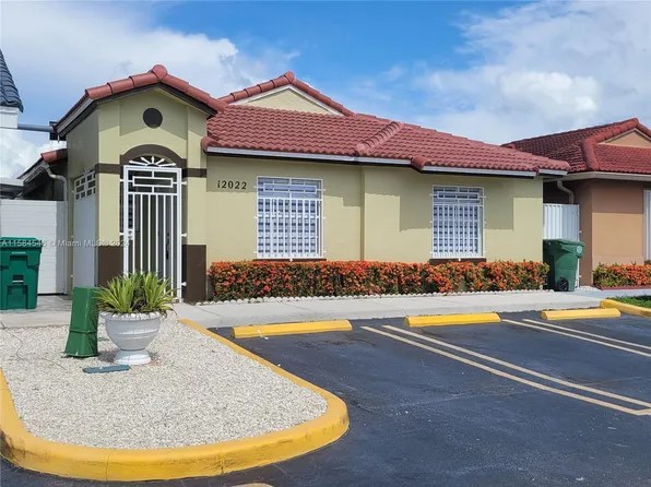 12022 NW 91st Pl #206, Hialeah Gardens, FL 33018