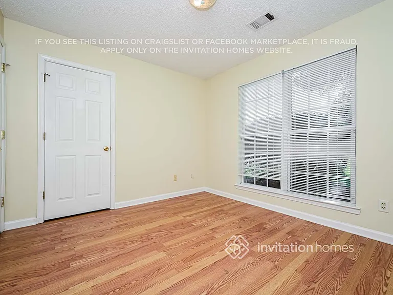 8040 Highland Pkwy — Photo 11