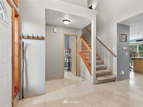 5th image of 11441 Taku Lane SE
