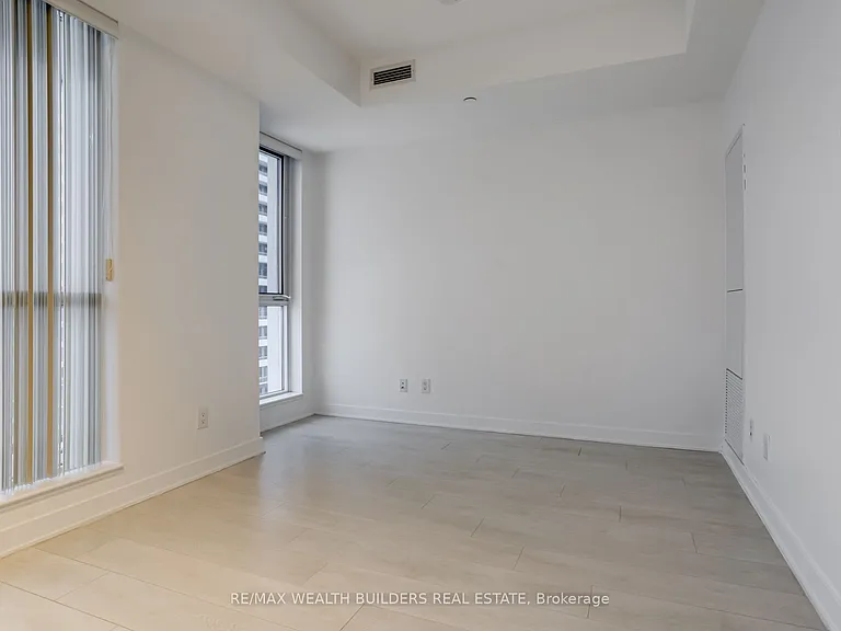 170 Sumach St #2011 — Photo 10