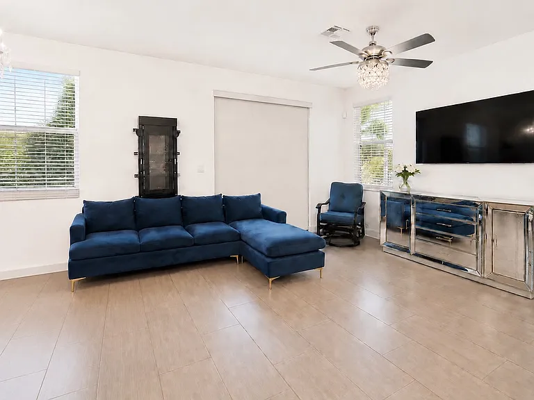 4822 NW 56th Ct — Photo 13
