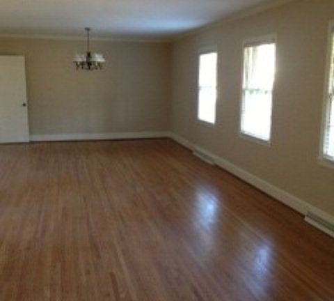 2nd image of 301 Sunset Dr