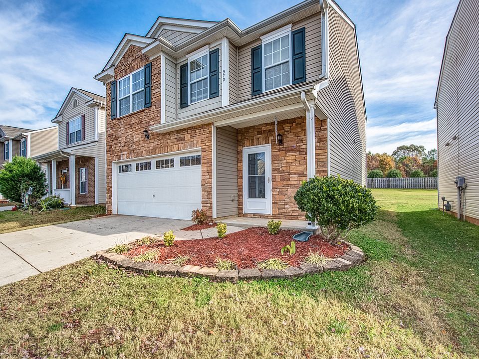 1st image of 972 Willow Creek Dr
