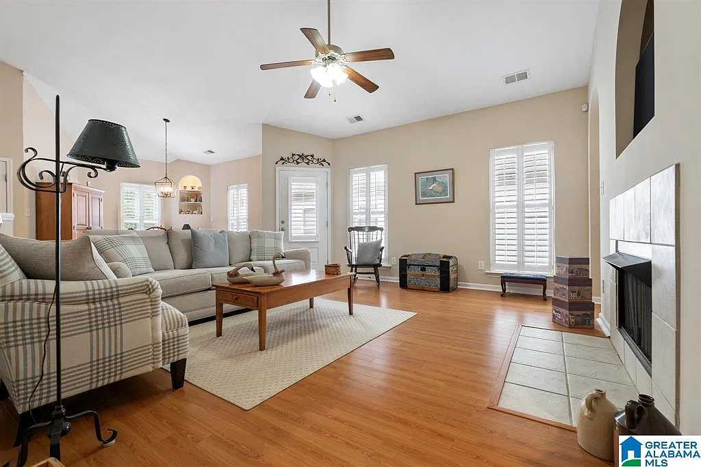 3 bed, 2.0 bath, $2,000 — Photo 4
