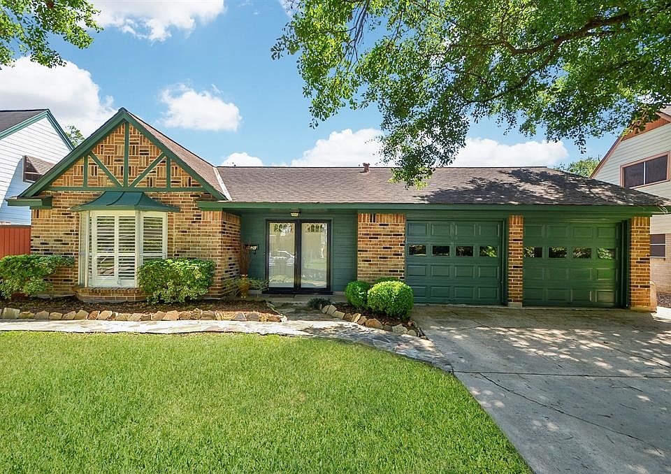 1st image of 9631 Weatherwood Dr