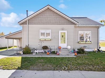 211 Fremont St SW, Blairstown, IA, 52209