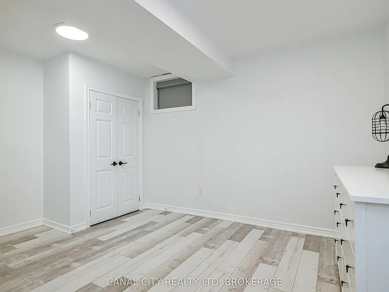 6 Colton Ave — Photo 27