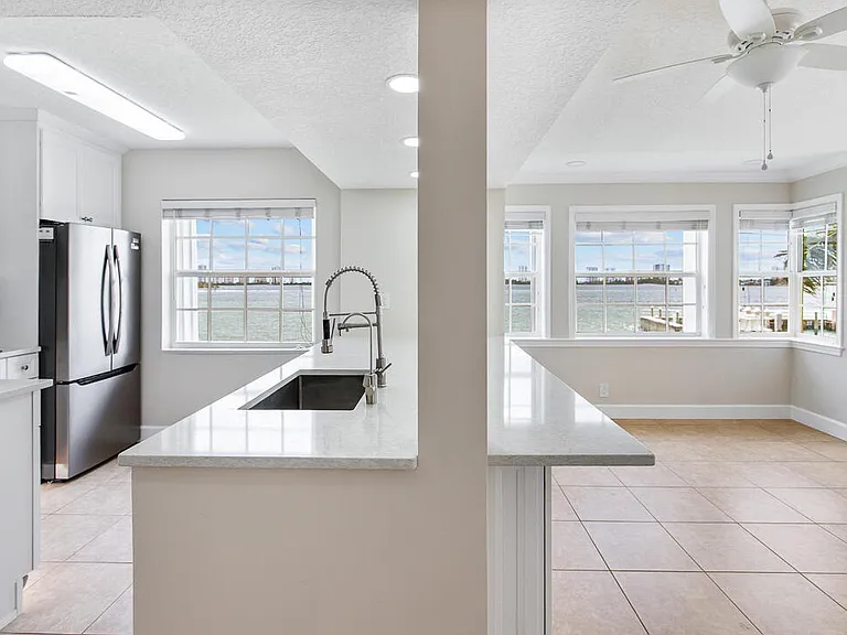 1060 Lake Shore Dr #201 — Photo 17