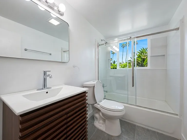 9132 Crenshaw Blvd #9132.5 — Photo 8