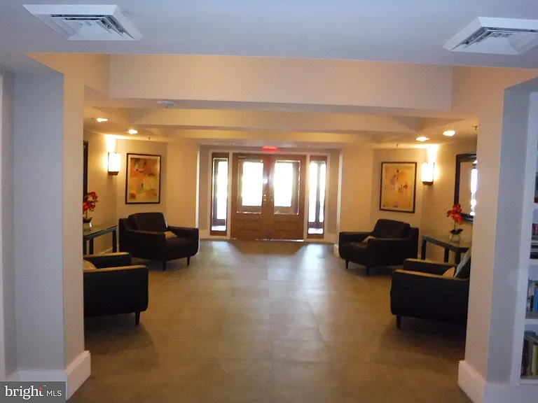 545 E Braddock Rd #101 — Photo 12