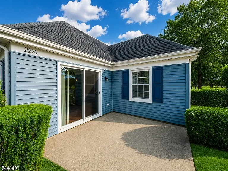 227A Manchester Ln — Photo 18