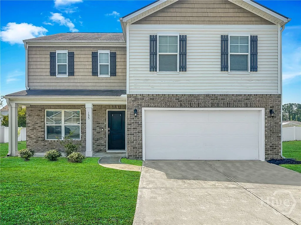 4 bed, 2.5 bath, 2338 sqft, $2,600 — Photo 2