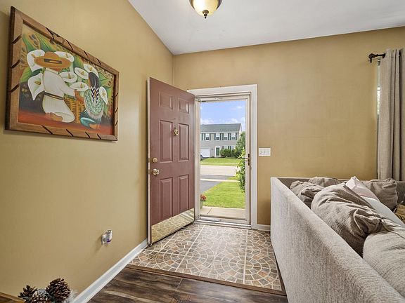 5th image of 3807 Thoroughbred Ln