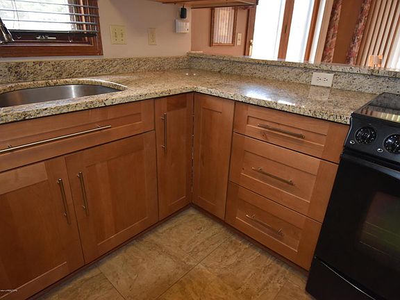 4th image of 5961 Cartago Dr