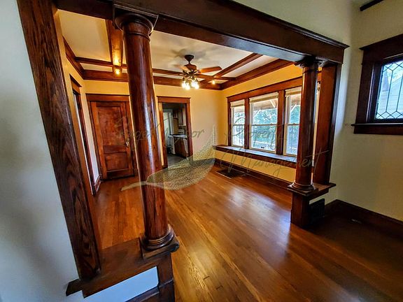3rd image of 309 N Oakley Ave