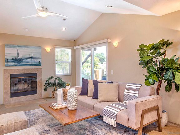 4th image of 3923 Riviera Dr Unit B
