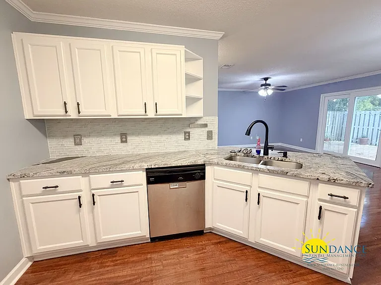 2705 Apple Blossom Ct — Photo 11