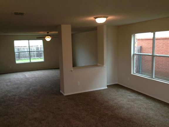 3rd image of 114 Jefferson Dr