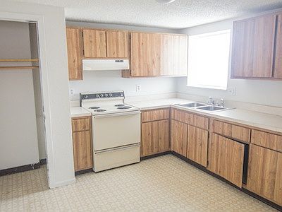 3rd image of 4841 Oldenburg Ave
