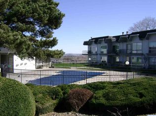 2401 W Canal Dr, Kennewick, WA