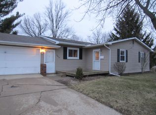 614 W Plum St, Wapakoneta, OH 45895